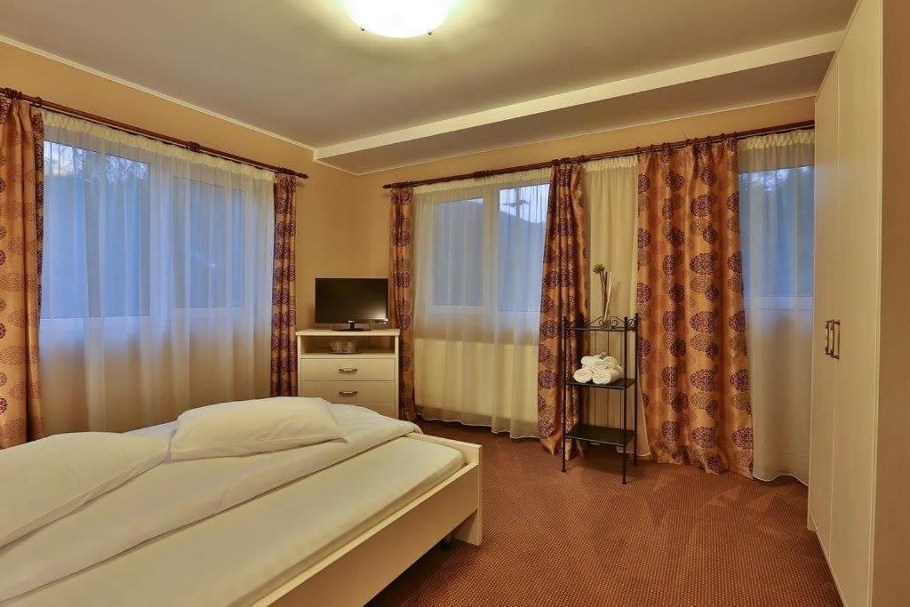 Pensiunea La Padure Cheia, Prahova Hotel Maneciu Bagian luar foto