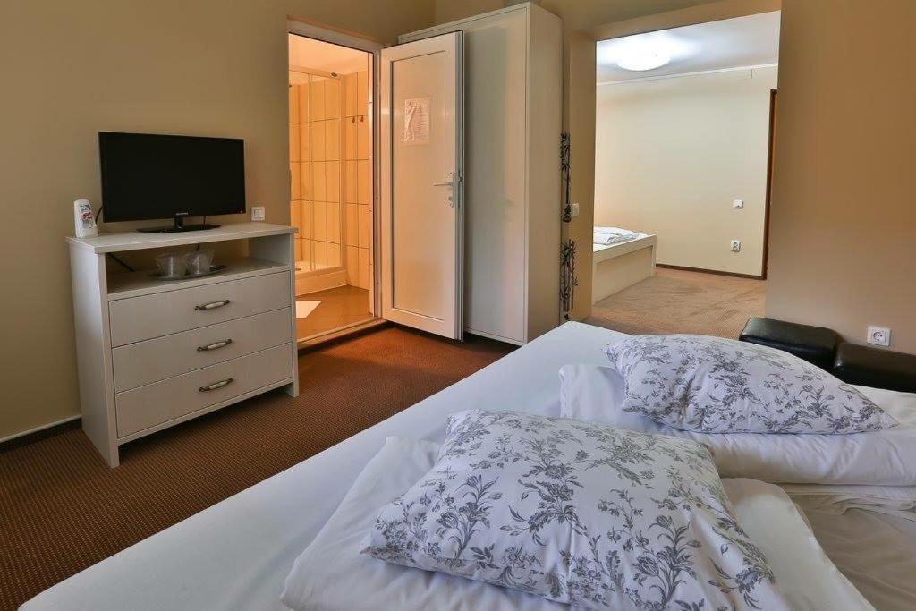 Pensiunea La Padure Cheia, Prahova Hotel Maneciu Bagian luar foto