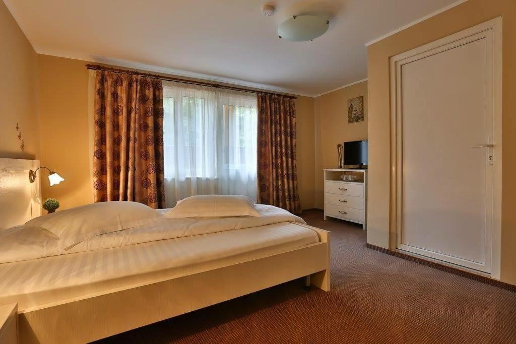 Pensiunea La Padure Cheia, Prahova Hotel Maneciu Bagian luar foto
